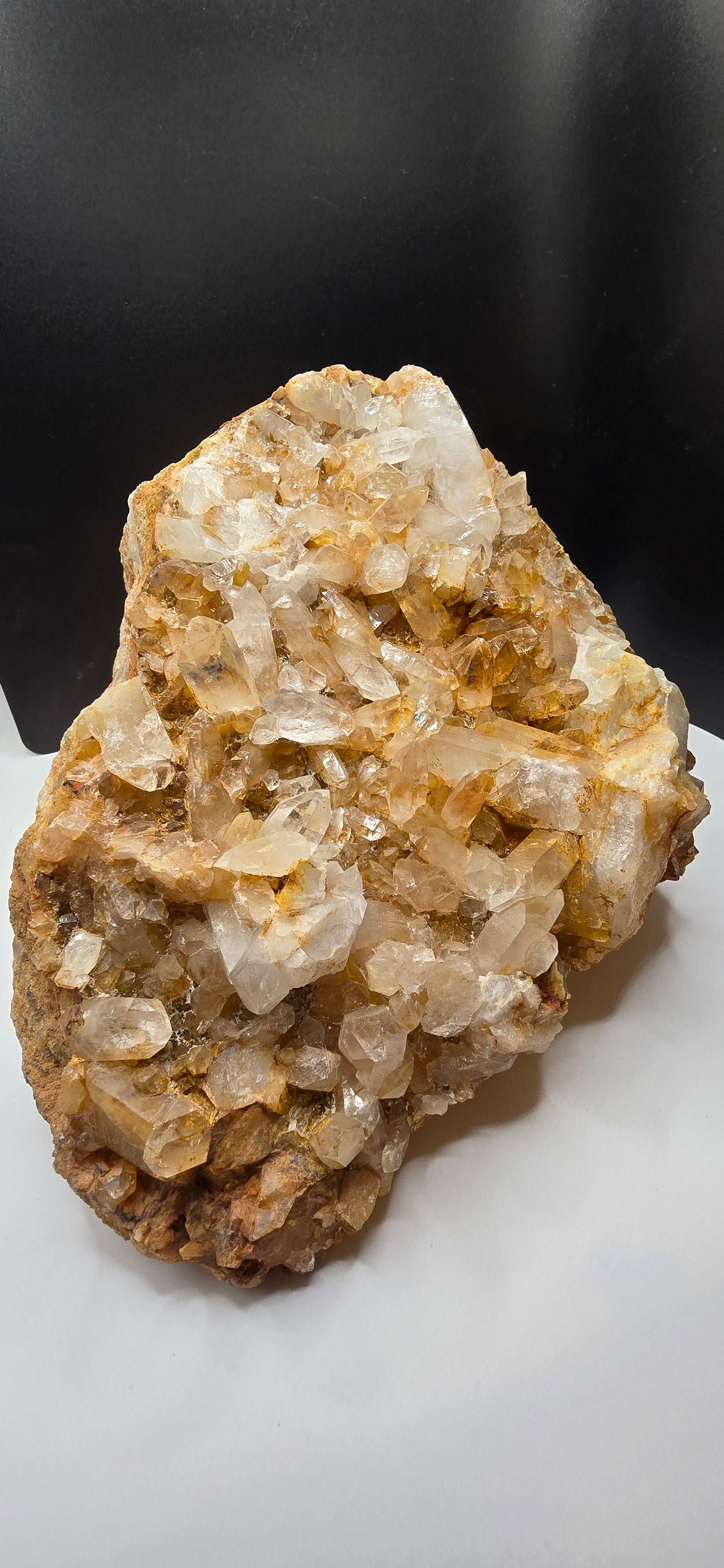 Large quartz cluster