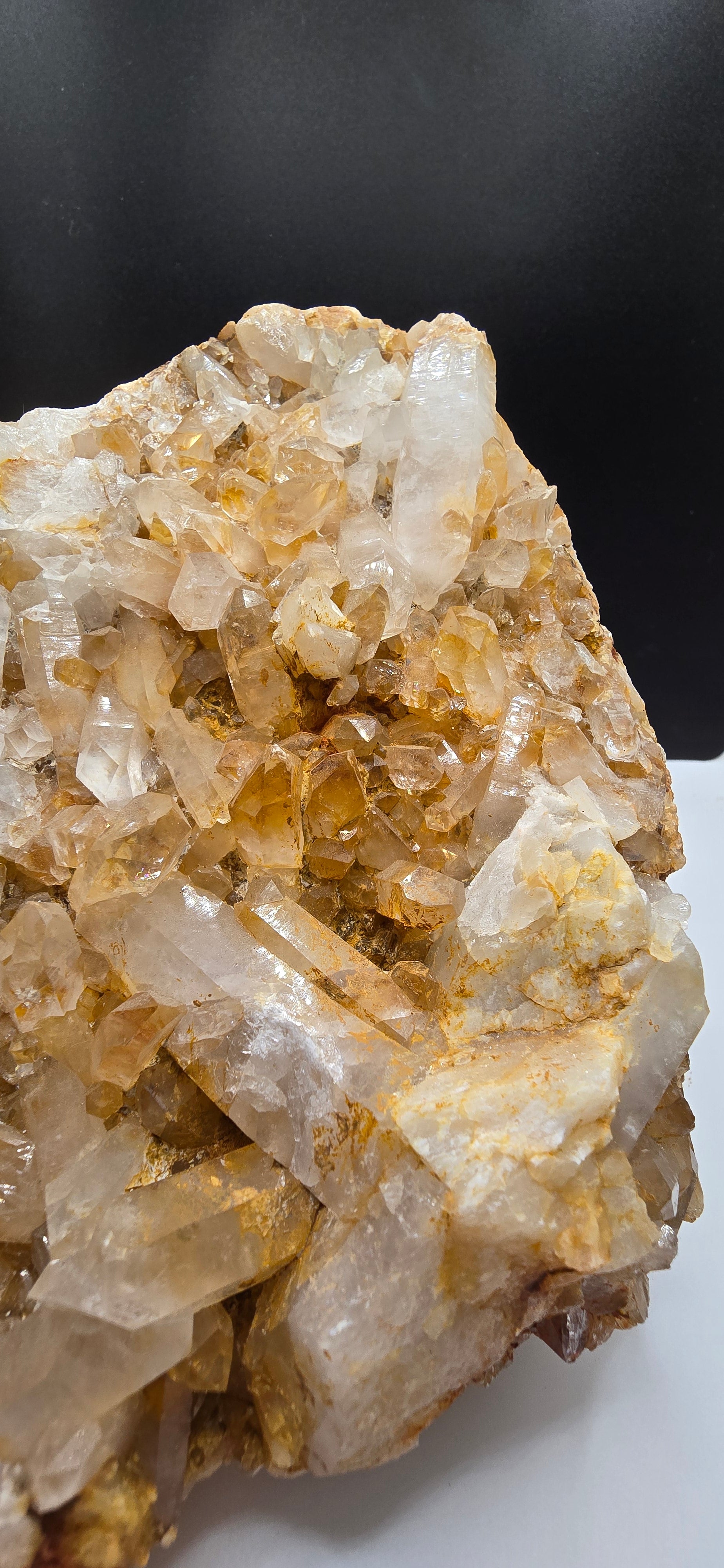 Large quartz cluster