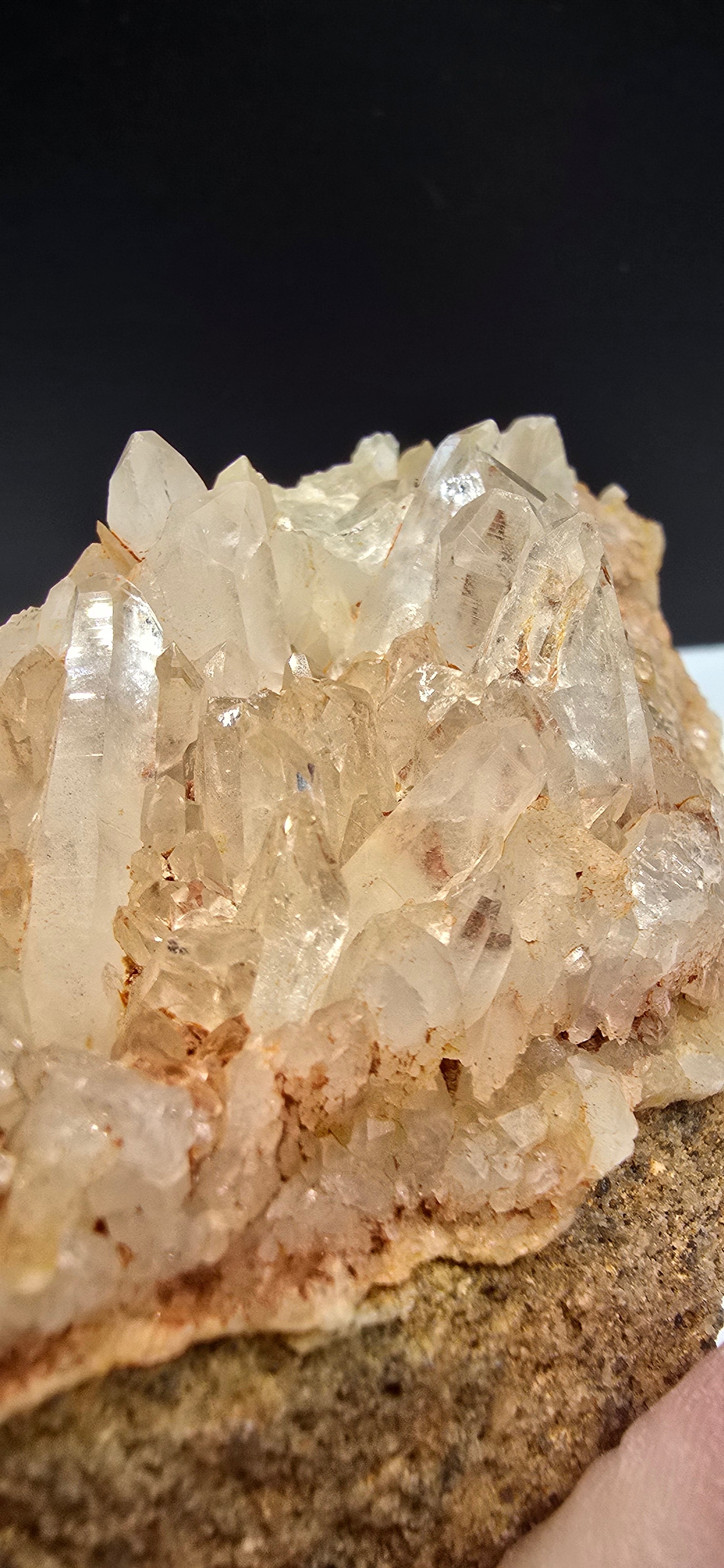 Quartz cluster