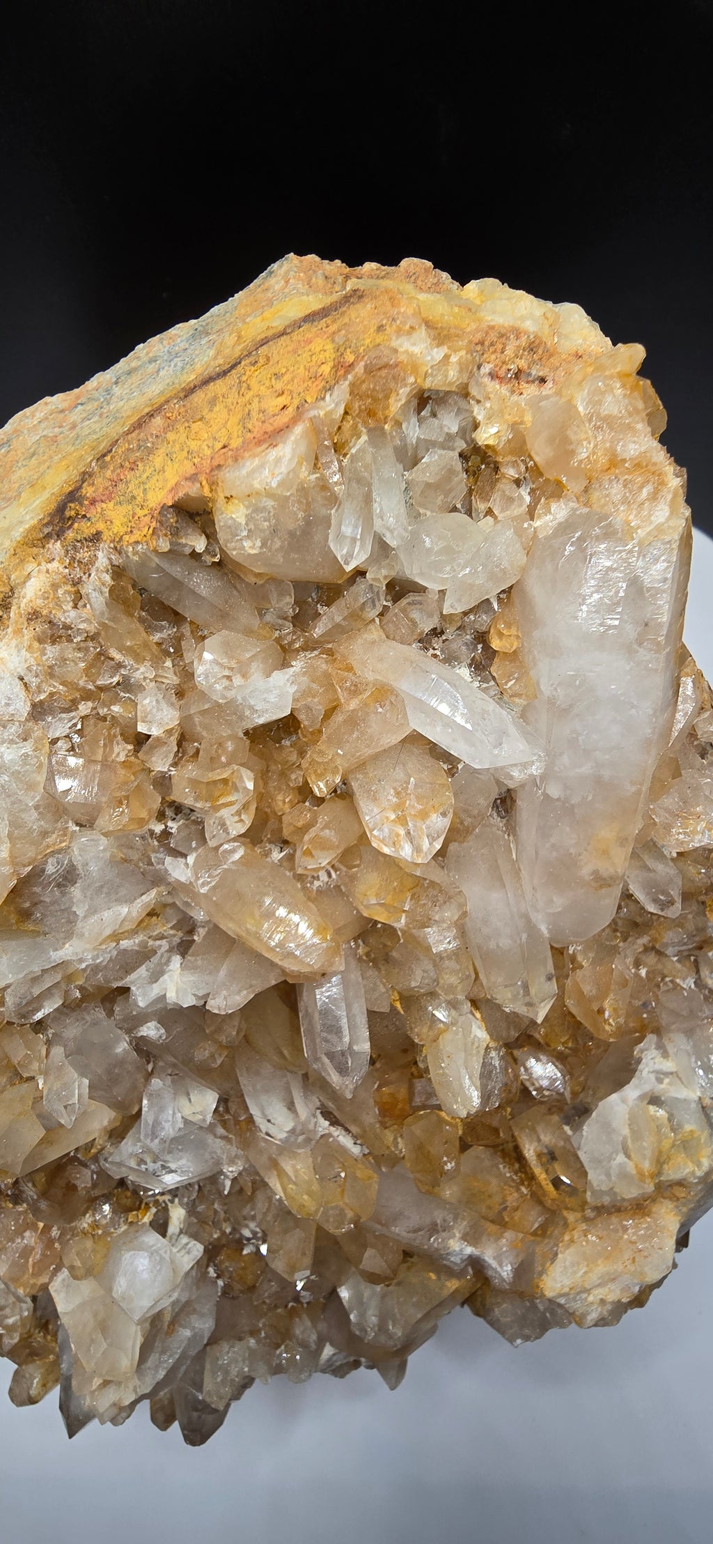 Large quartz cluster